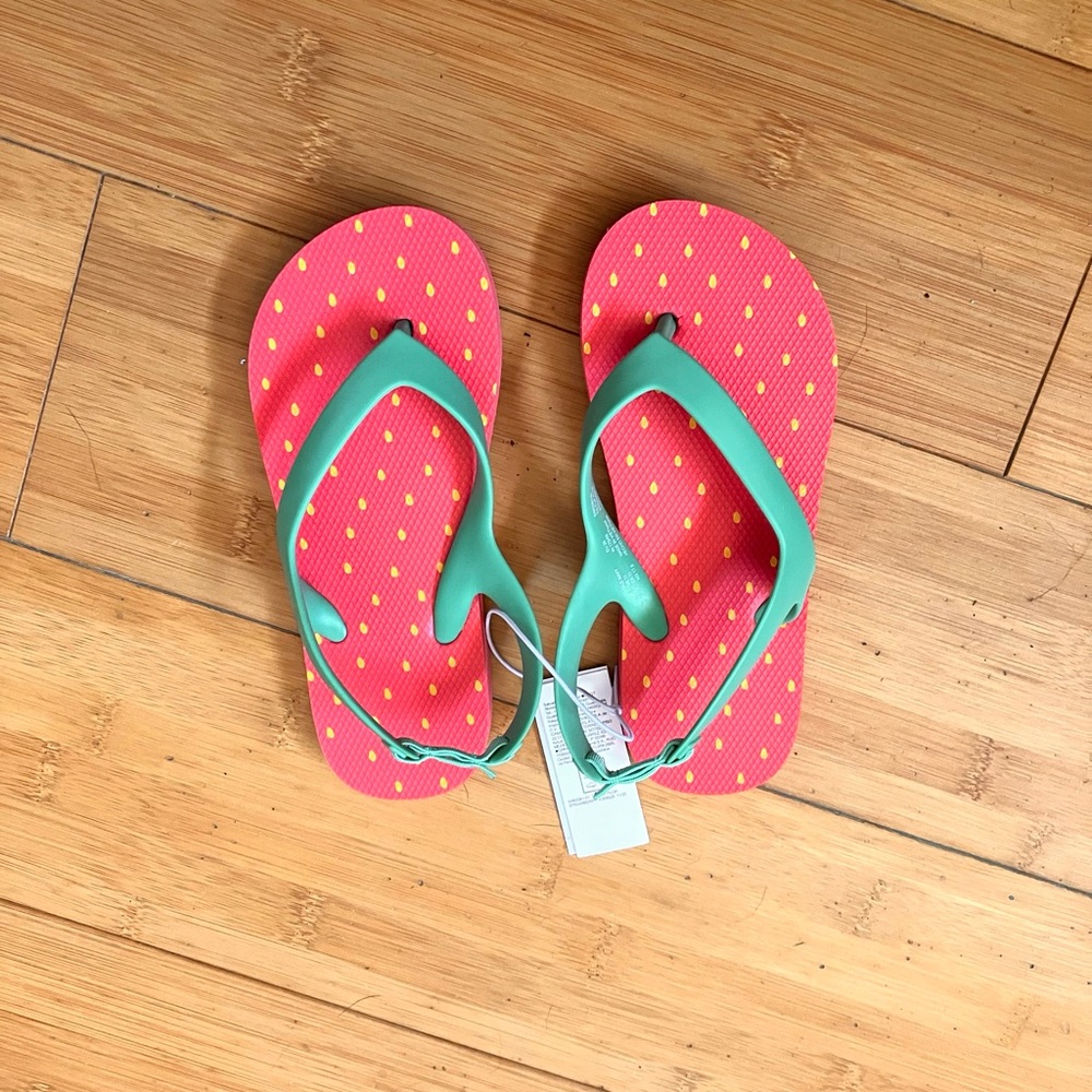NWT Girls Size 11 Toddler Strawberry Sandals Flip Flops Shoes